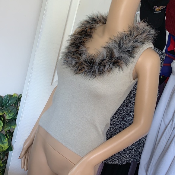 Sirens fluffy Marilou feather scoop neck sleeveless sweater tank top S M - Picture 11 of 14